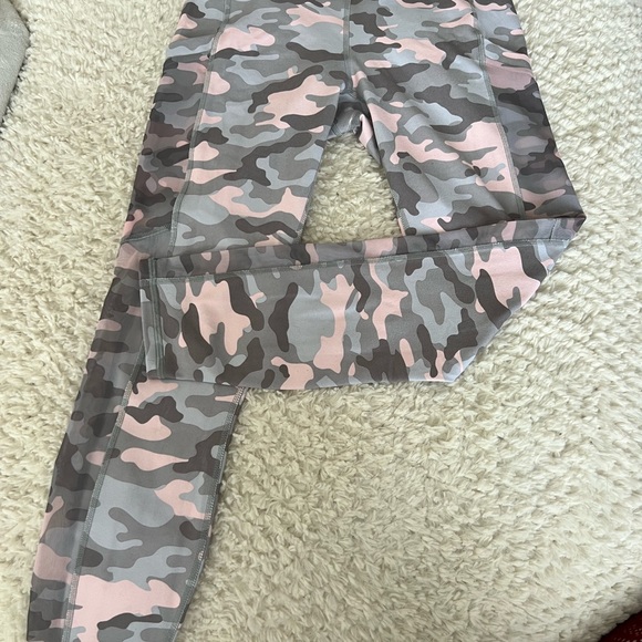 Fabletics Workout Set - Pink & Gray Camo Print (Size S Bra & XS Pants) - Picture 8 of 8